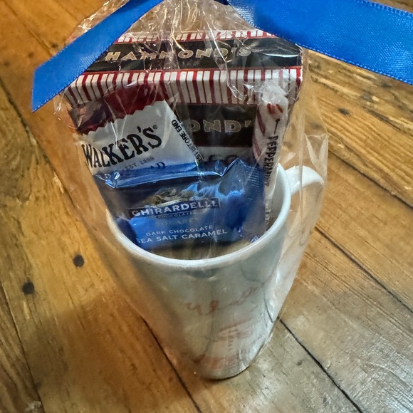 Happy Holidays Coco And Chocolate Gift Mug - Picture 3 of 3